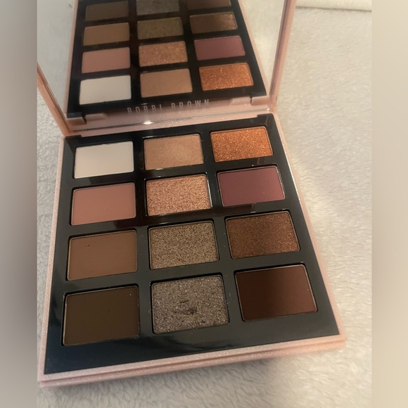 Bobbi Brown Nude Drama II Palette in Pink and Gold - Picture 2 of 4